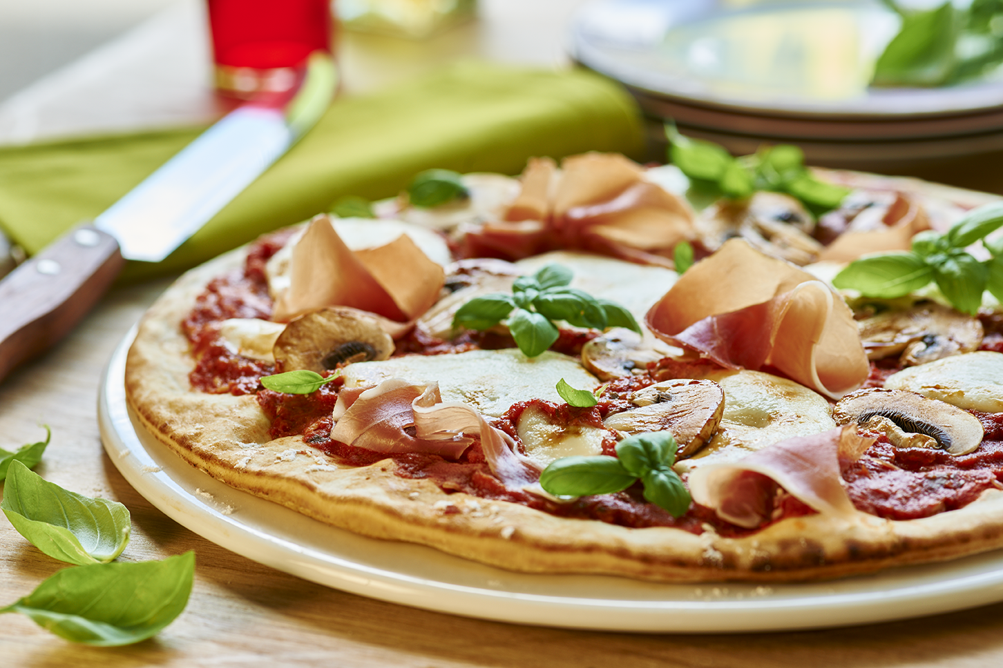 Pizza fraîche au jambon de pays - Recepten Barbecue et planchas | Tefal