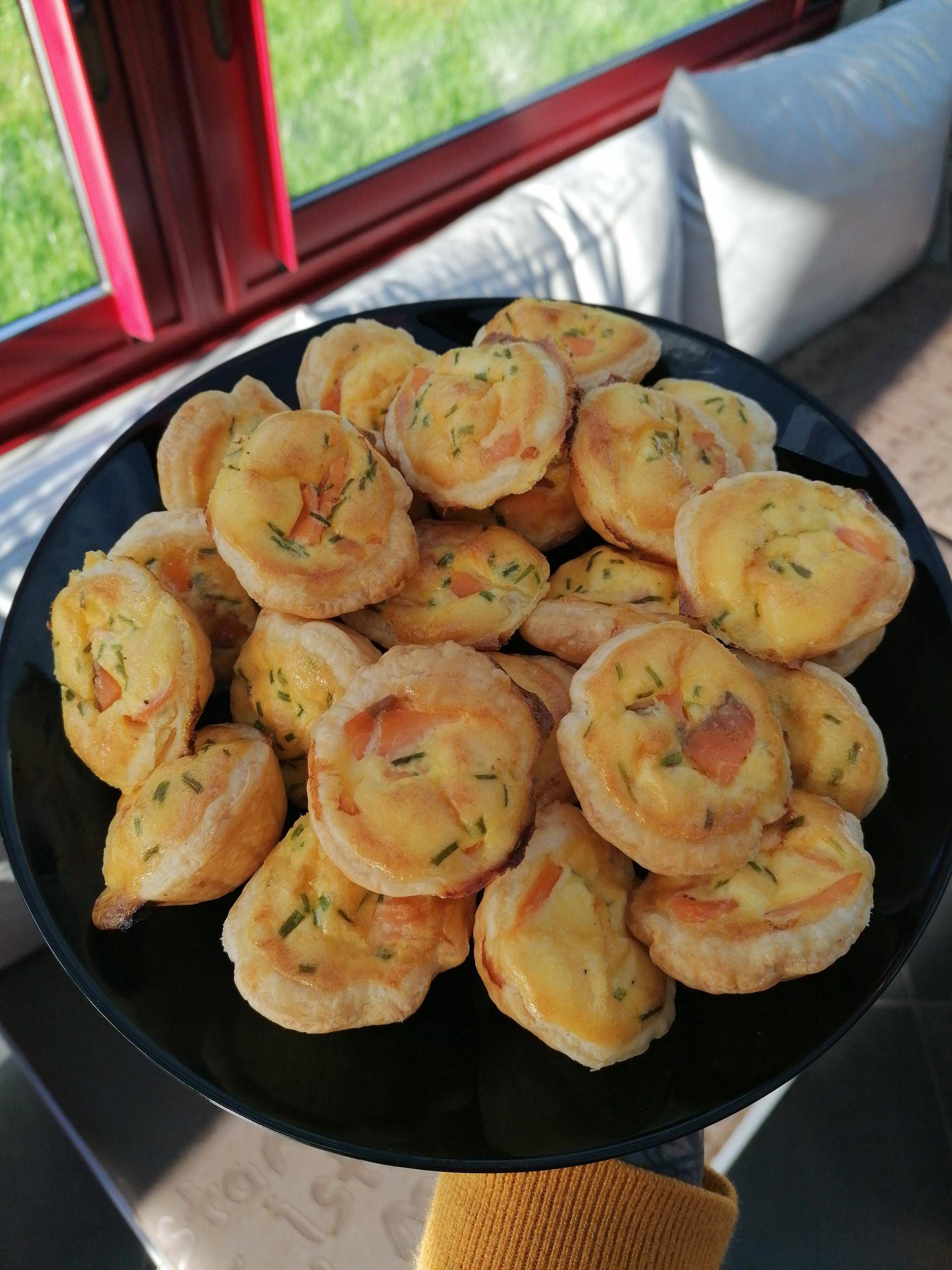 Mini quiches truite fumée ciboulette - Recepten Cake Factory | Tefal