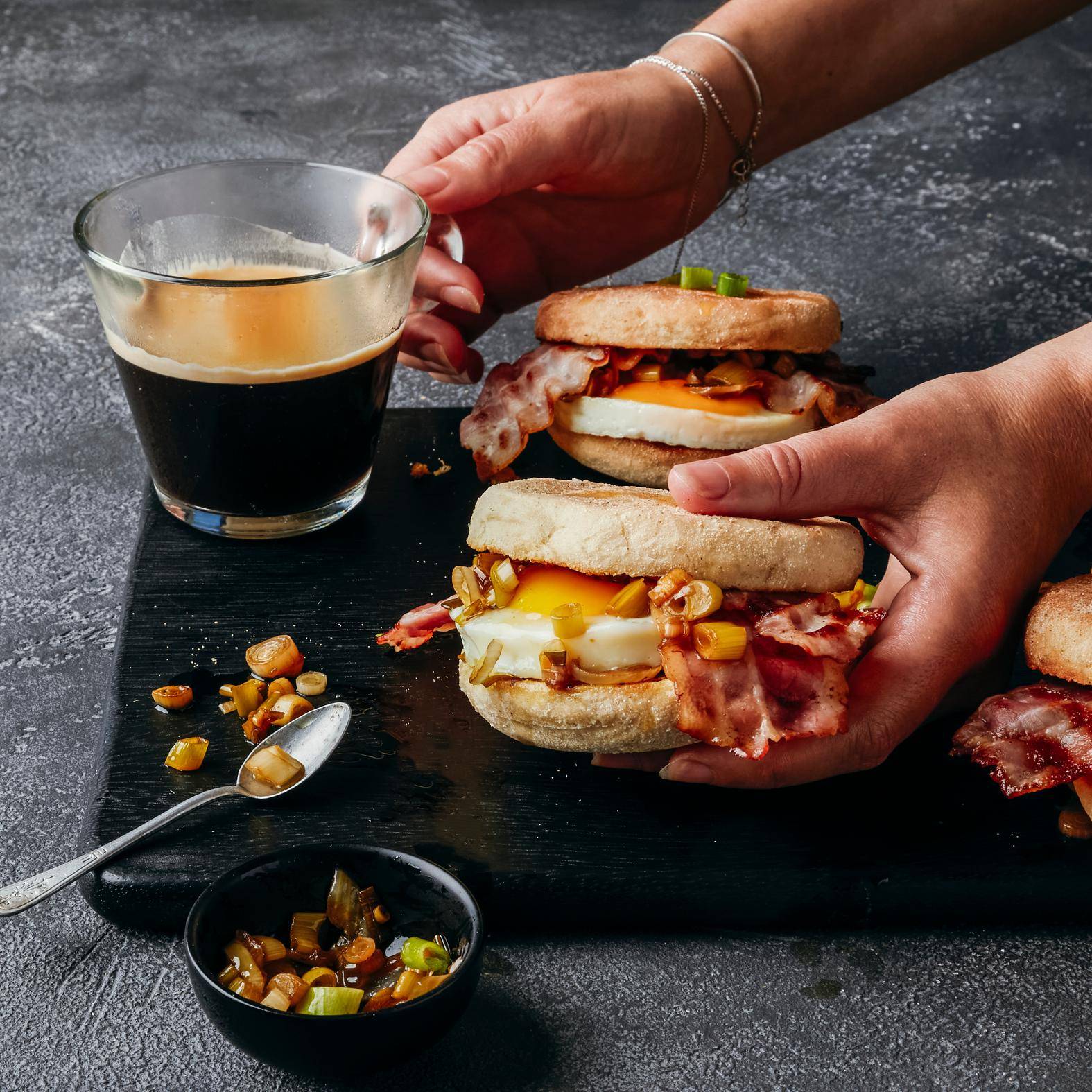 Früstücks-Burger (ontbijtburger) - Recepten OptiGrill 2in1 | Tefal