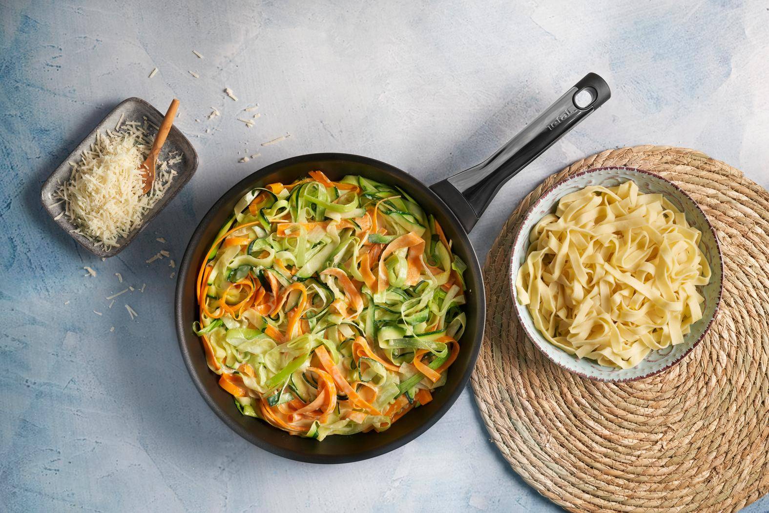 Tagliatelles de légumes à la crème de muscade - Recepten Poêles et Casseroles | Tefal