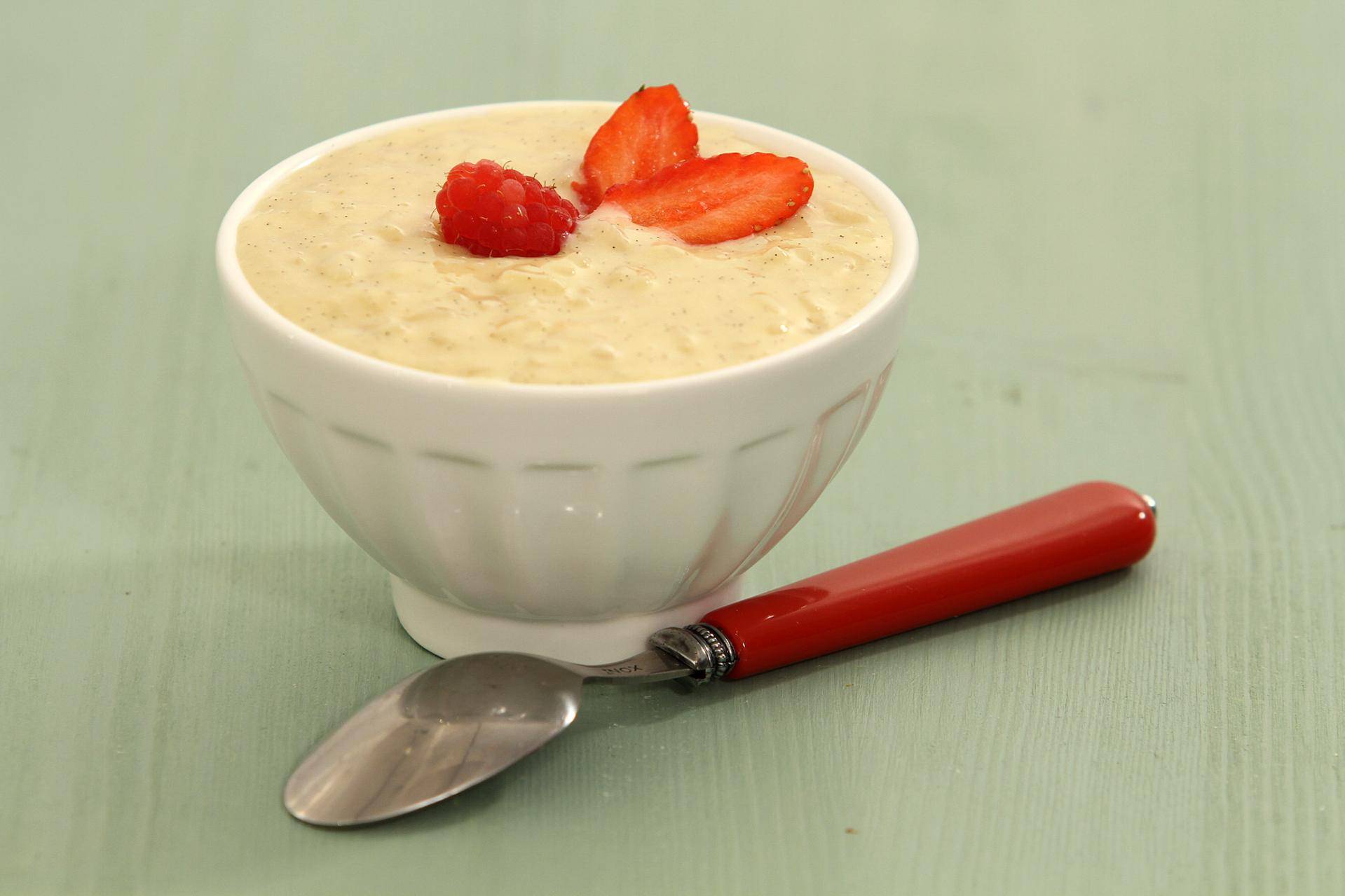 Riz au lait vanillé et fraise confites - Recette Balance de cuisine | Tefal