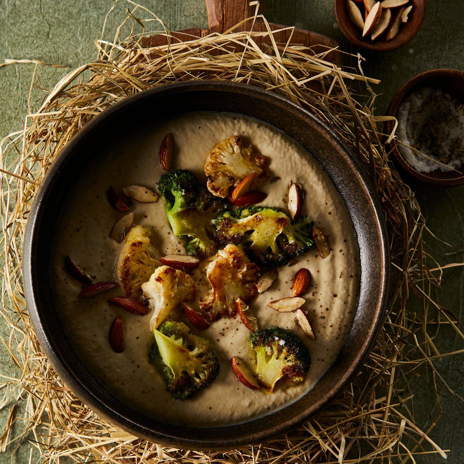 Brocolis et choux-fleurs grillés, crème d'aubergine fumée - Recette Poêles et Casseroles | Tefal