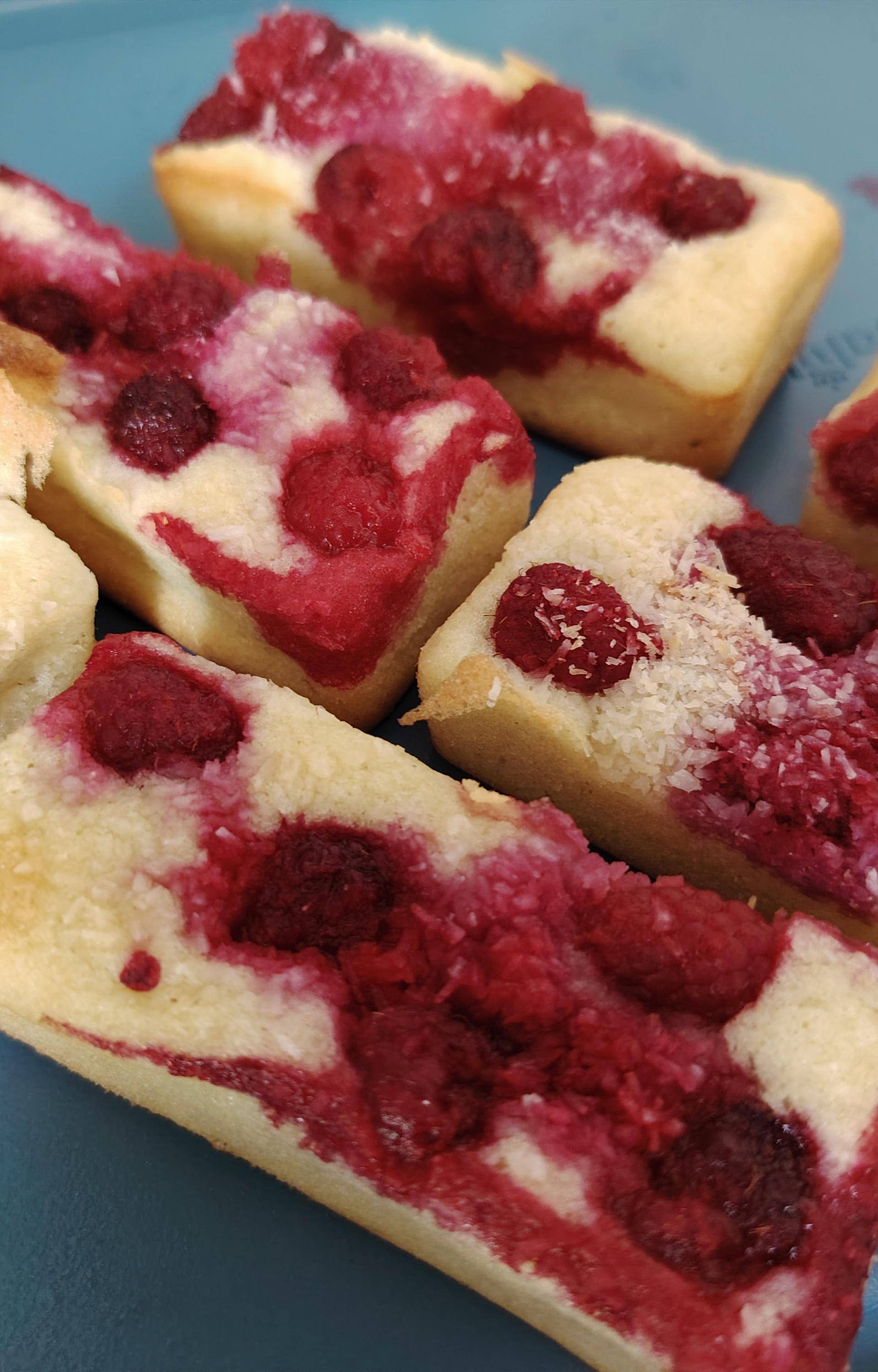 Financier Noix de Coco Framboise - Recette Cake Factory | Tefal
