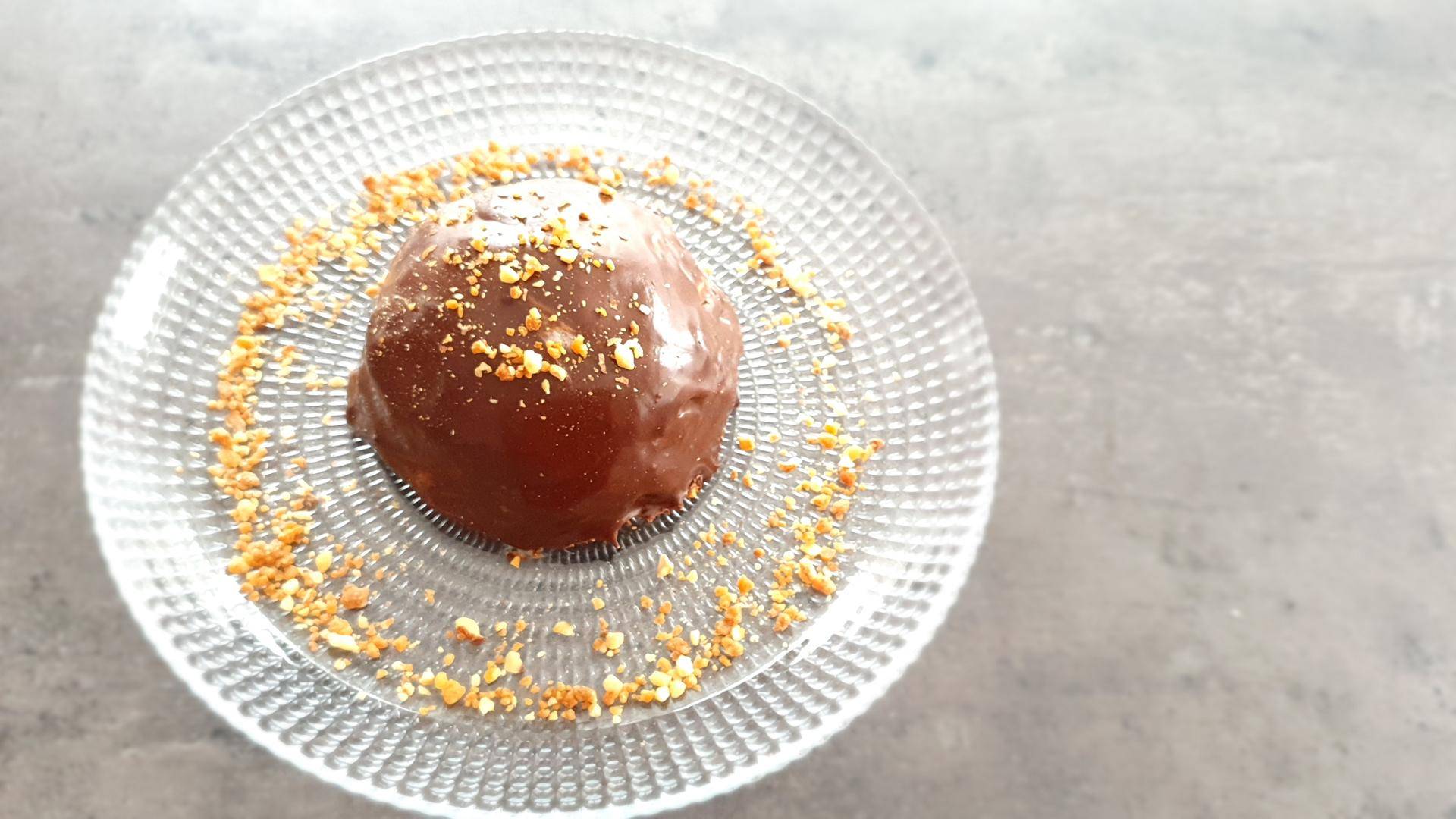 Dome au chocolat et son cœur croustillant praliné - Recette Cake Factory | Tefal