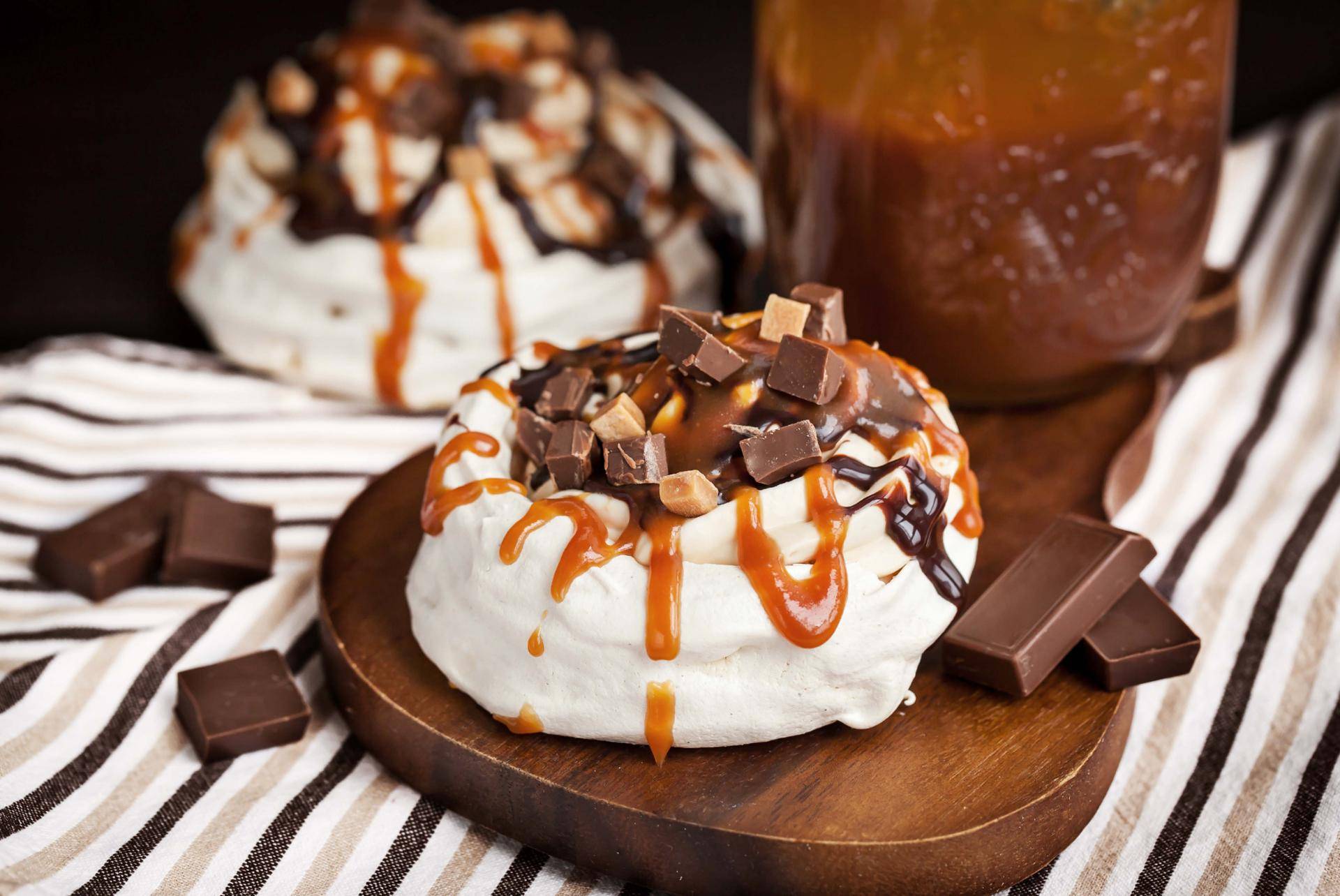 Pavlova au chocolat et au caramel - Recepten Cake Factory | Tefal