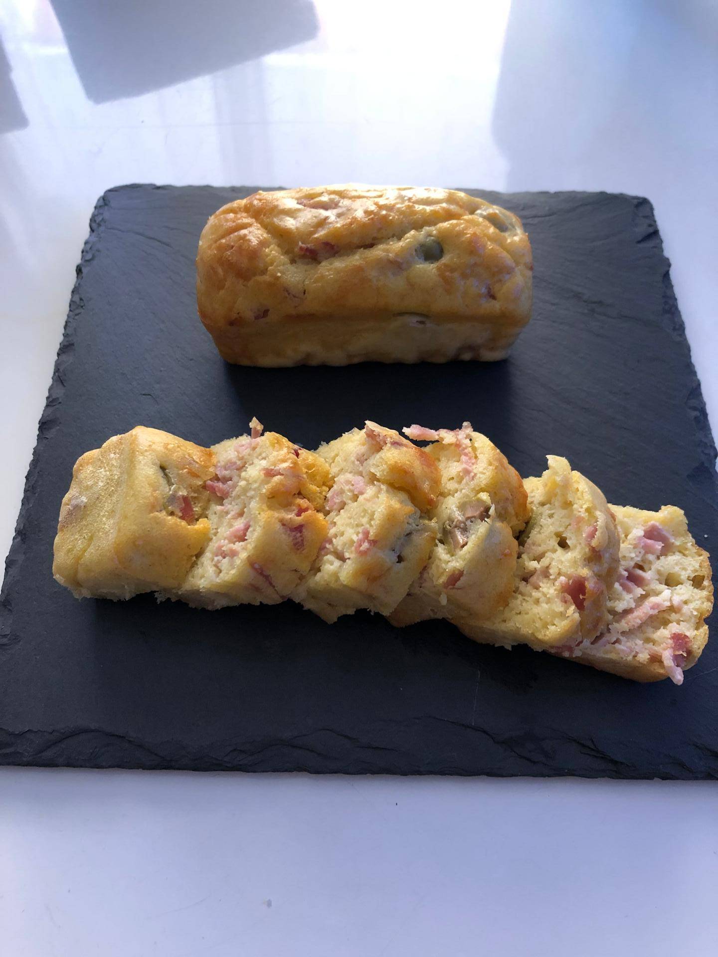 Mini-cakes aux olives et jambon - Recepten Cake Factory | Tefal