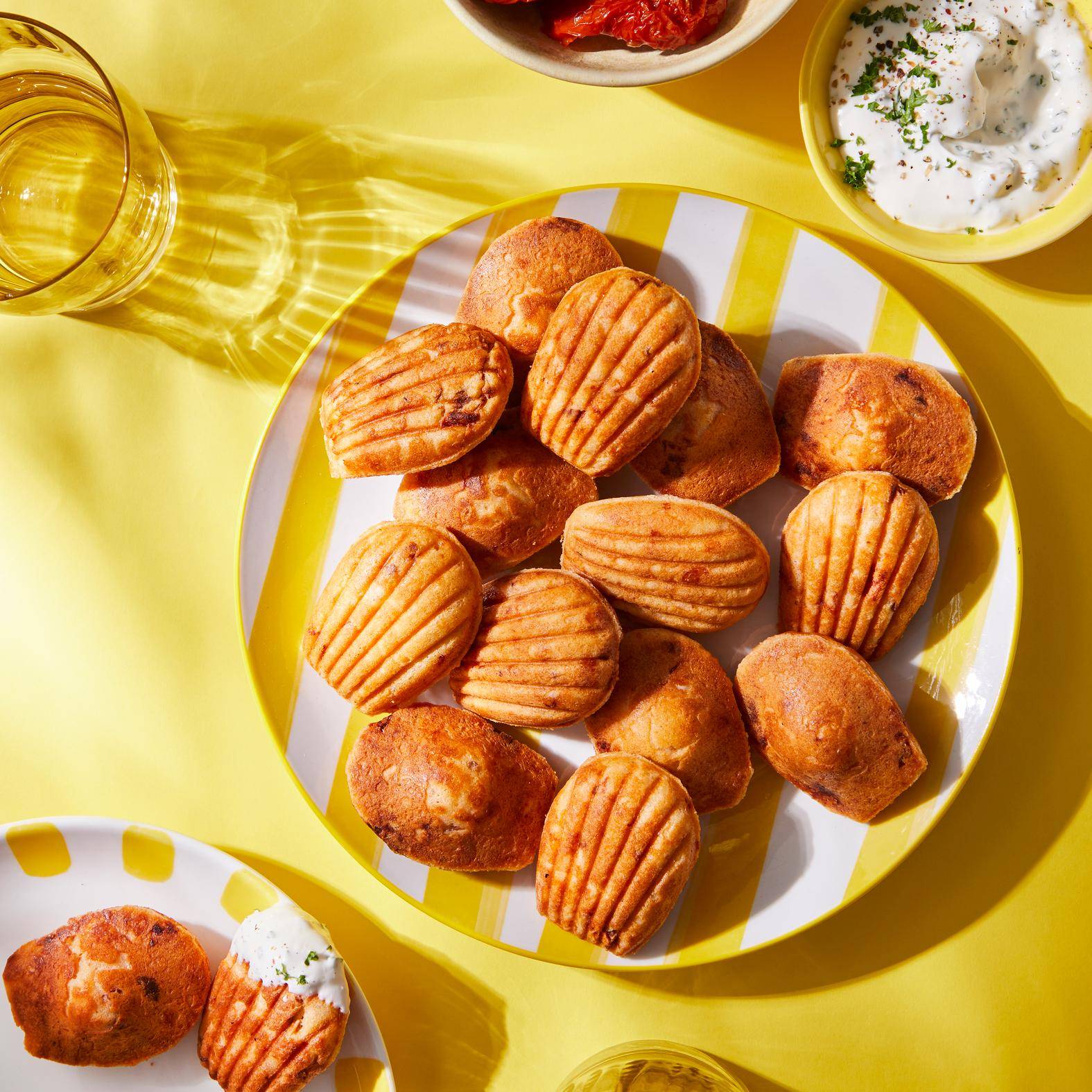 Feta and sun-dried tomato mini-madeleines - Recepten Snack Collection MECHANICAL | Tefal