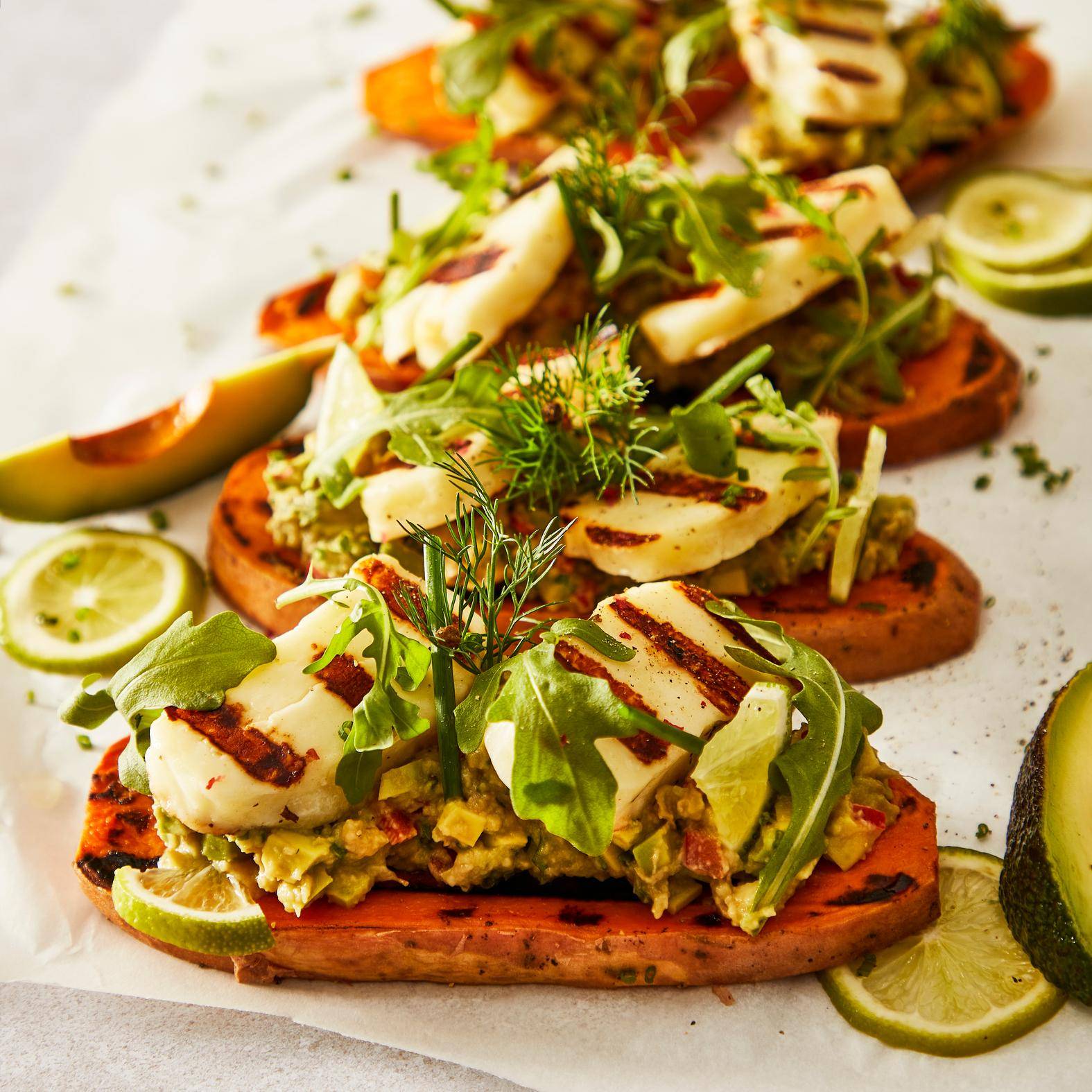 Tartine de patate douce, guacamole et halloumi grillé - Recepten OptiGrill 2in1 | Tefal