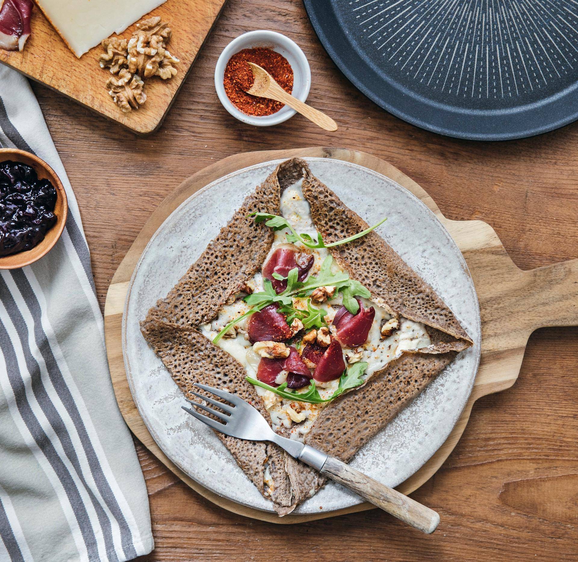 Crêpe à l’Ossau Iraty & éclats de noix et magret fumé - Recette Poêles et Casseroles | Tefal