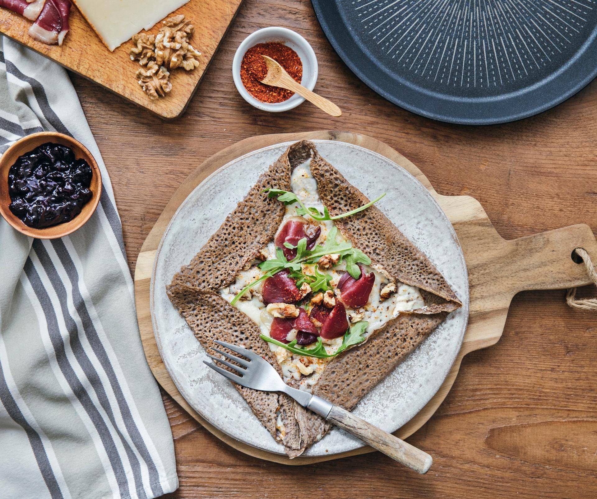 Crêpe à l’Ossau Iraty & éclats de noix et magret fumé - Recette Poêles et Casseroles | Tefal